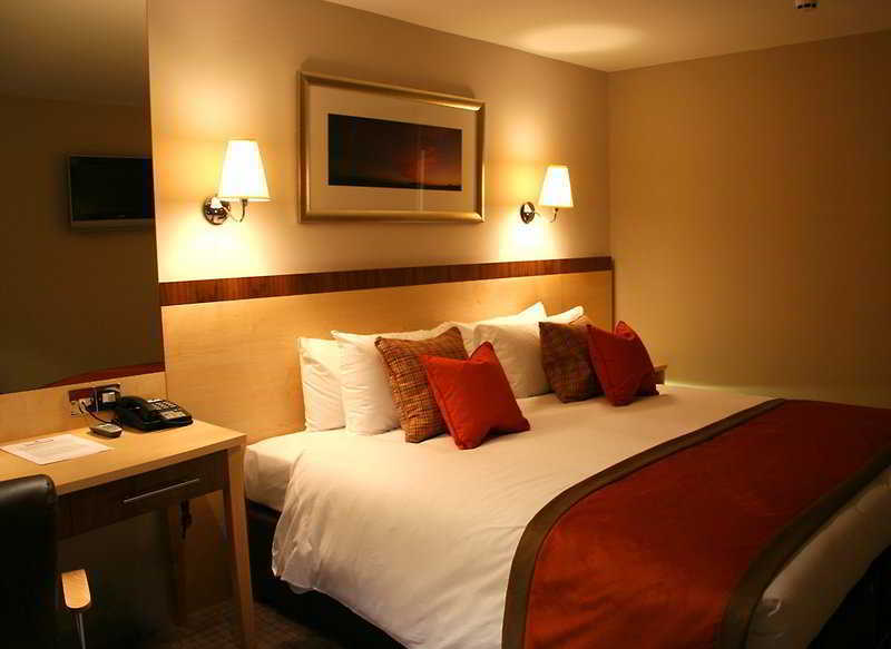 Cambridge Bar Hill Hotel, BW Signature Collection Esterno foto