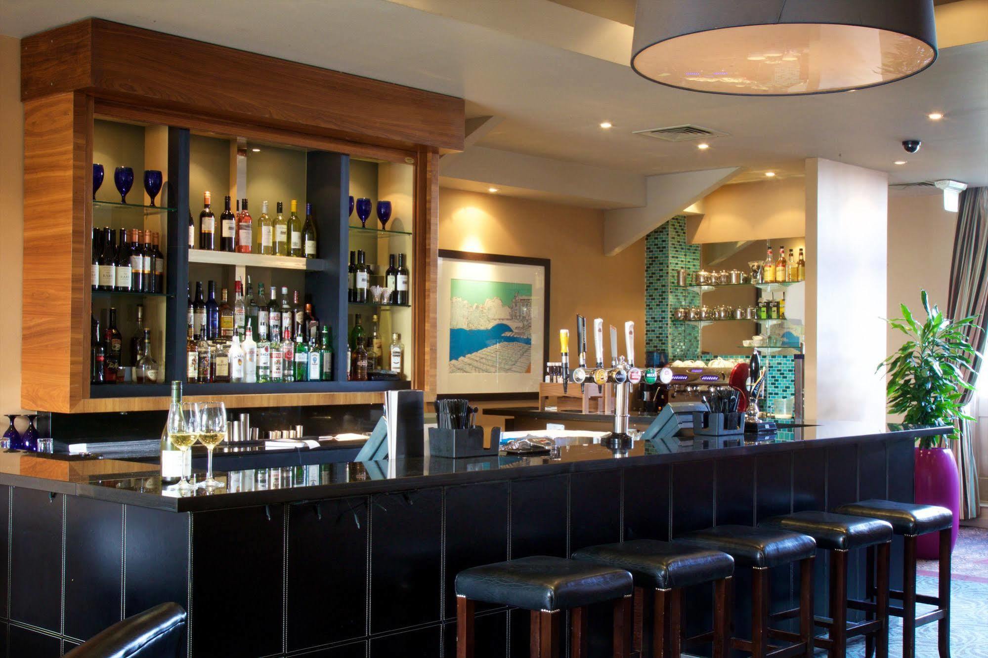 Cambridge Bar Hill Hotel, BW Signature Collection Esterno foto